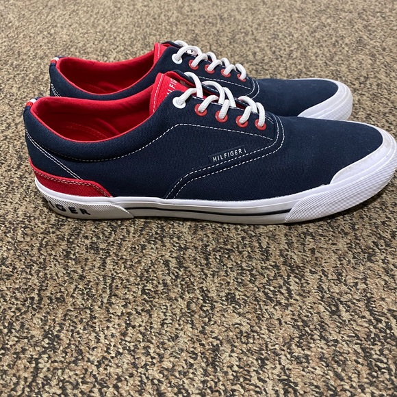 tommy hilfiger canvas boat shoes